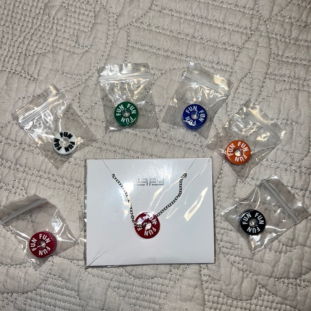Effy Carnival Cruise line collaboration Fun necklace, costume jewelry lot